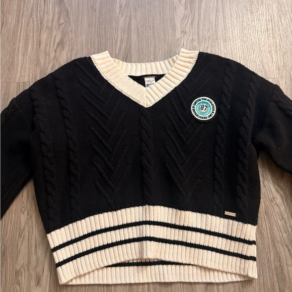 Limited Too Sweaters - Limited Too Black and Cream V-Neck Cable Knit Sweater